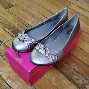 Candie's Pewter/Silver Flats